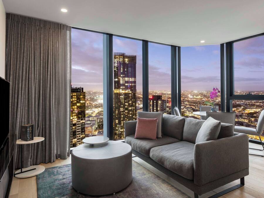 Ropa de cama de alta calidad, escritorio, cortinas opacas