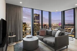 Premium bedding, desk, blackout curtains, soundproofing - Avani Melbourne Central Residences (Melbourne)