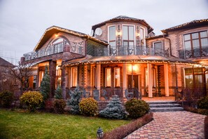 Front of property - evening/night - Premium Village Residence (Hora)