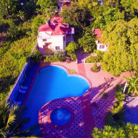 Piscina interna, piscina externa