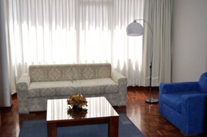Flat-screen TV - La Carolina Inn (Quito)