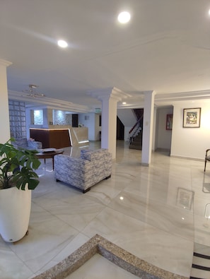 Flat-screen TV - La Carolina Inn (Quito)