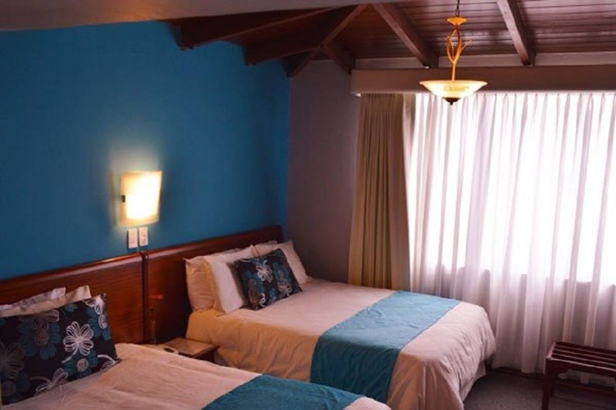In-room safe, desk, WiFi (free), bed sheets