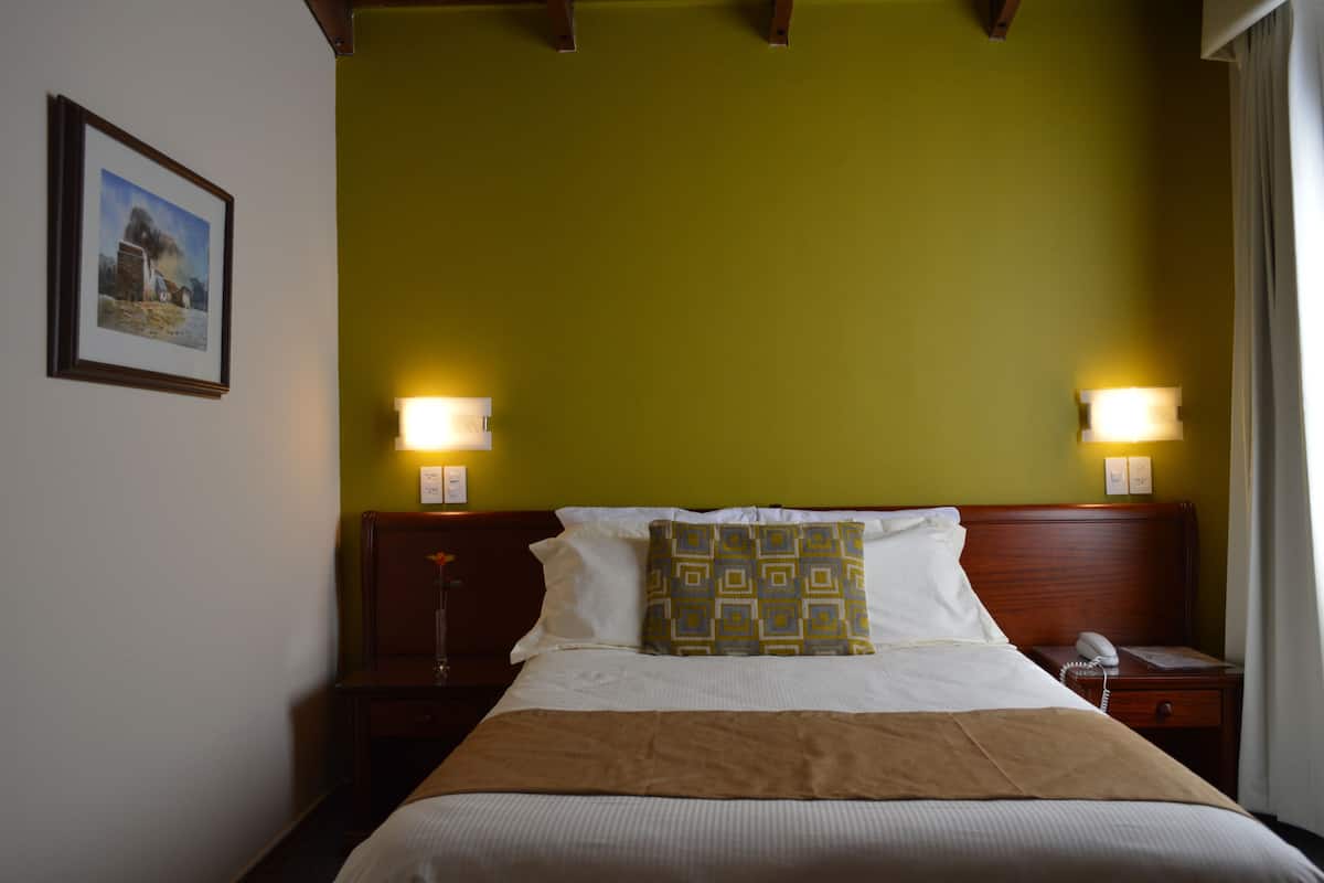 Double Room | In-room safe, desk, WiFi (free), bed sheets