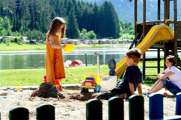 Children’s play area – outdoor