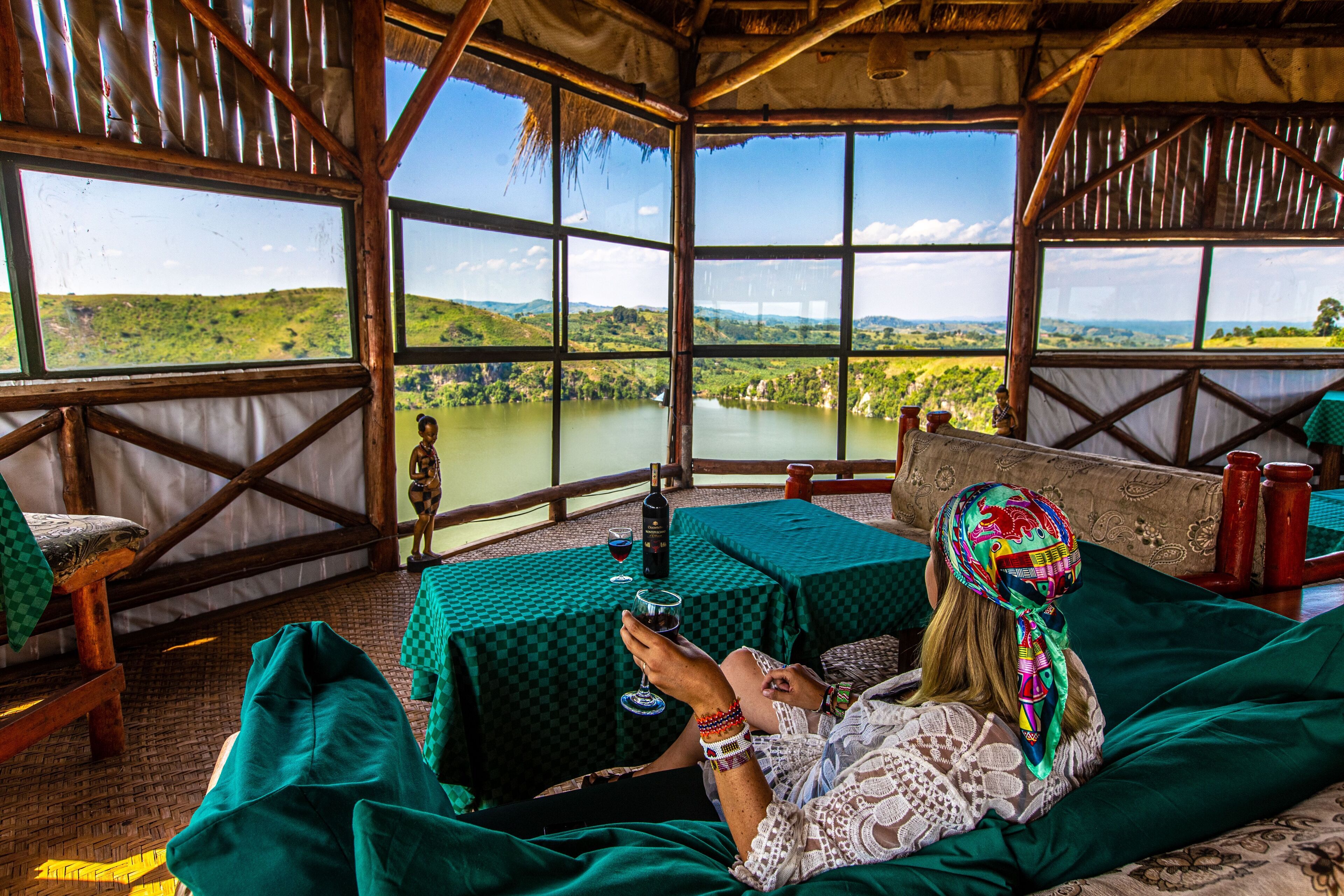 Breakfast, lunch and dinner served