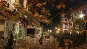 Outdoor banquet area - Hotel Galingkha (Thimphu)