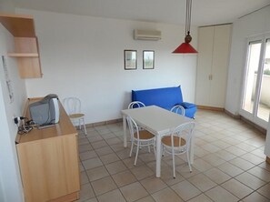 Apartment, 2 Bedrooms | In-room dining - Sea view apartment M06 (Numana)