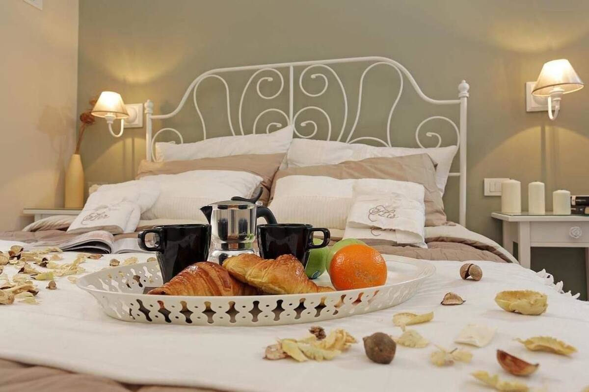 Premium bedding, minibar, in-room safe, iron/ironing board
