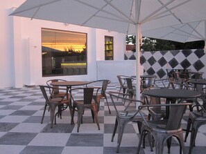 Terrace/patio - N1 Hostel Apartments & Suites (Santarém)