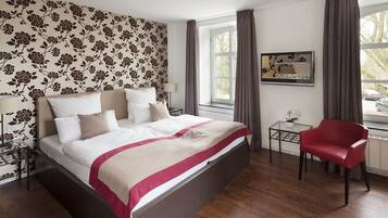 Comfort-Doppelzimmer, Kochnische | Hochwertige Bettwaren, Zimmersafe, Schreibtisch, kostenloses WLAN