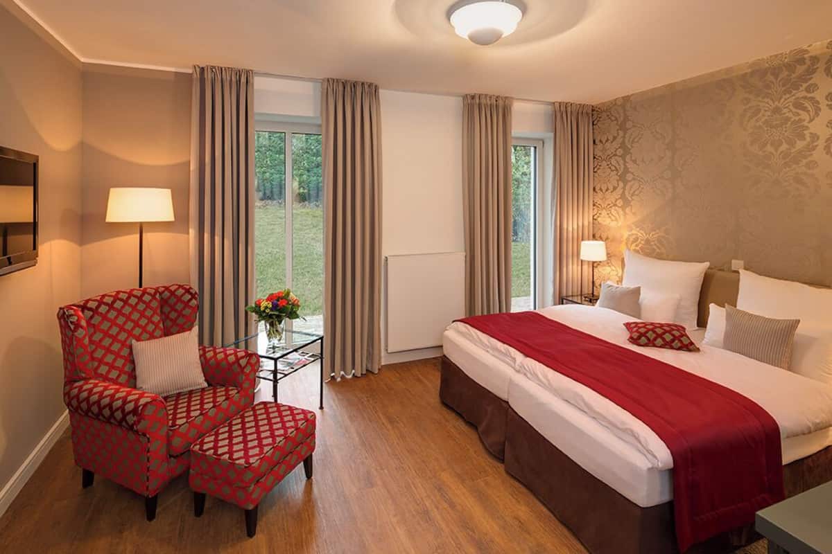 Standard Double Room, Kitchenette | Premium bedding, in-room safe, desk, free WiFi
