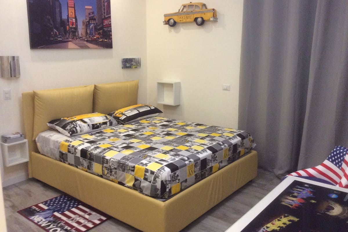 1 habitación, sistema de insonorización, wifi gratis y ropa de cama