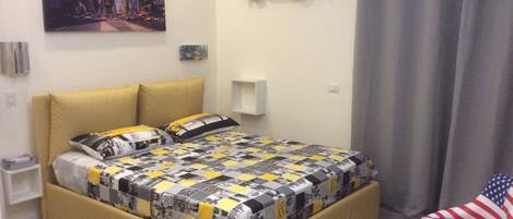 Business Room, 1 Bedroom | Soundproofing, free WiFi, bed sheets