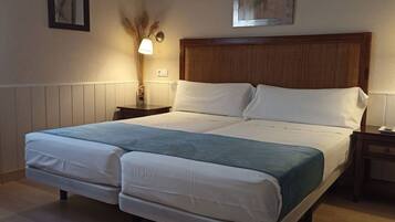 Standard Double or Twin Room | Down duvets, in-room safe, desk, free WiFi