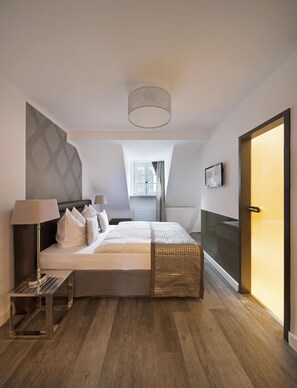 Suite | Premium bedding, in-room safe, desk, bed sheets - Boardinghouse Haus Am Hühnerdieb (Aachen)