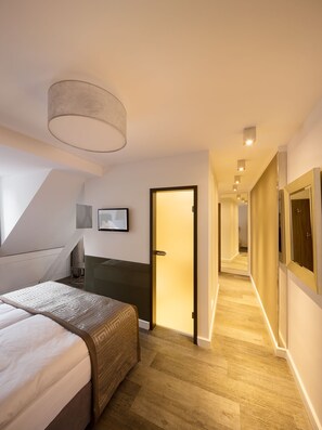 Suite | Premium bedding, in-room safe, desk, bed sheets - Boardinghouse Haus Am Hühnerdieb (Aachen)