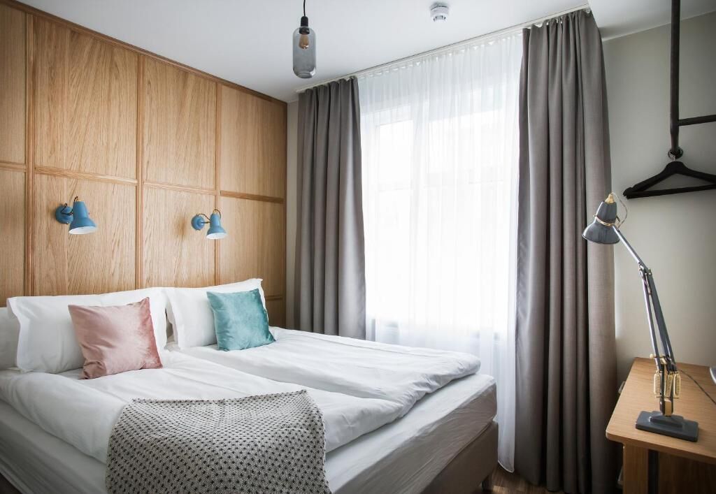 Blackout curtains, soundproofing, iron/ironing board, free WiFi