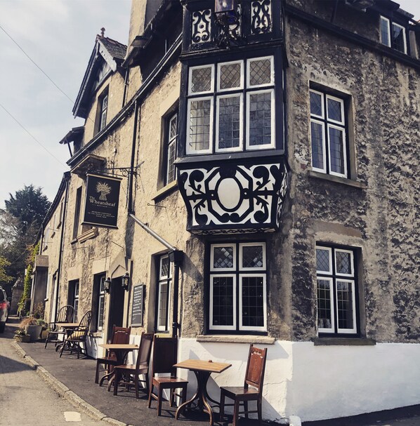 Mặt tiền nơi lưu trú