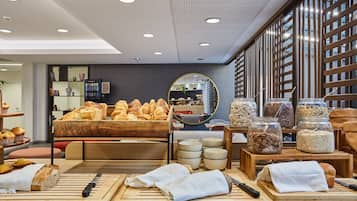 Morgenmadsbuffet hver dag (21 EUR pr. person)