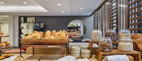 Dagelijks ontbijtbuffet (EUR 21 per persoon)