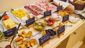 Daily buffet breakfast (EUR 16 per person)
