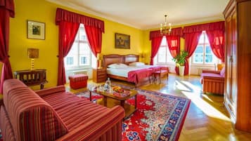 Suite | 1 bedroom, minibar, in-room safe, desk