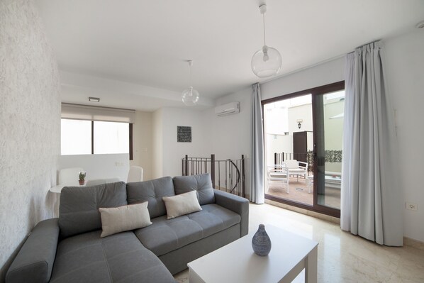 Télévision à écran plat