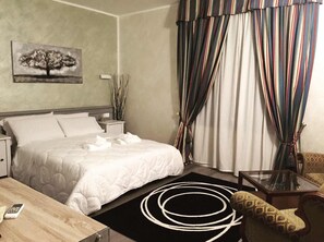 雙人房, 城市景 | 高級寢具、迷你吧、房內夾萬、書桌