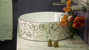 デラックス トリプルルーム | バスルームのシンク