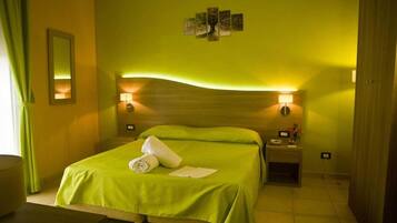 Deluxe Double or Twin Room | In-room safe, desk, soundproofing, cribs/infant beds