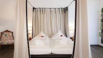 Suite Confort | Decoración personalizada, muebles diferentes y escritorio