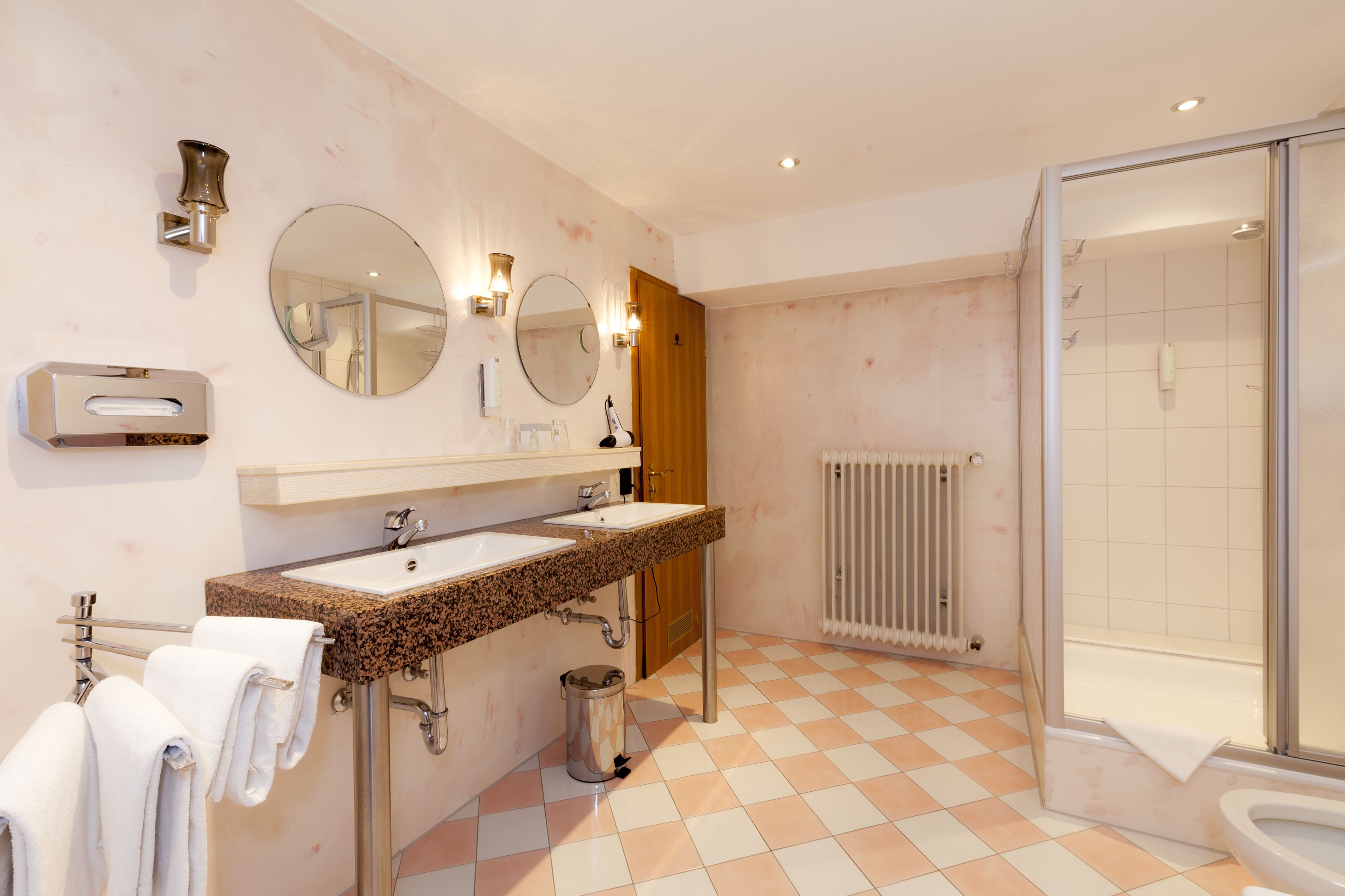 economy double room | bathroom | shower, hair dryer, bathrobes, towels