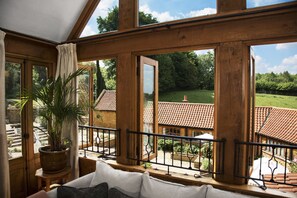 Unclassified image, 2 of 73, button - Heath Farm Holiday Cottages (Banbury)