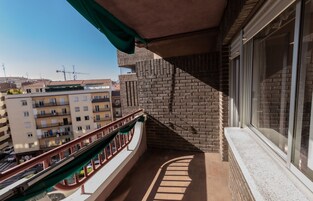 Habitación triple, baño privado (4) | Balcón