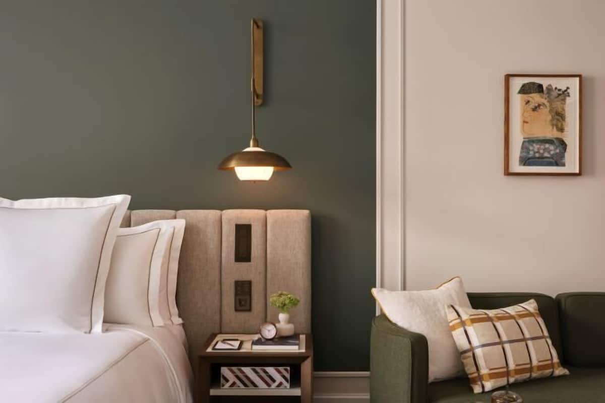 1 bedroom, premium bedding, down duvets, minibar