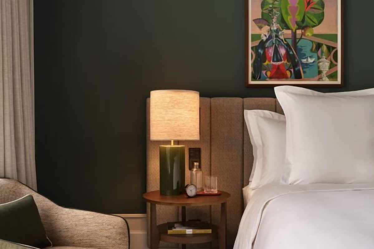 1 bedroom, premium bedding, down duvets, minibar