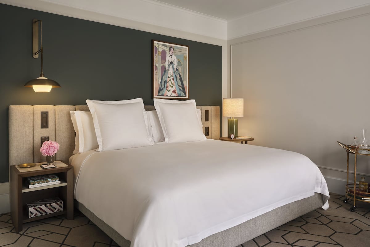 Grand Room, 1 King Bed (Premier) | 1 bedroom, premium bedding, down duvets, minibar