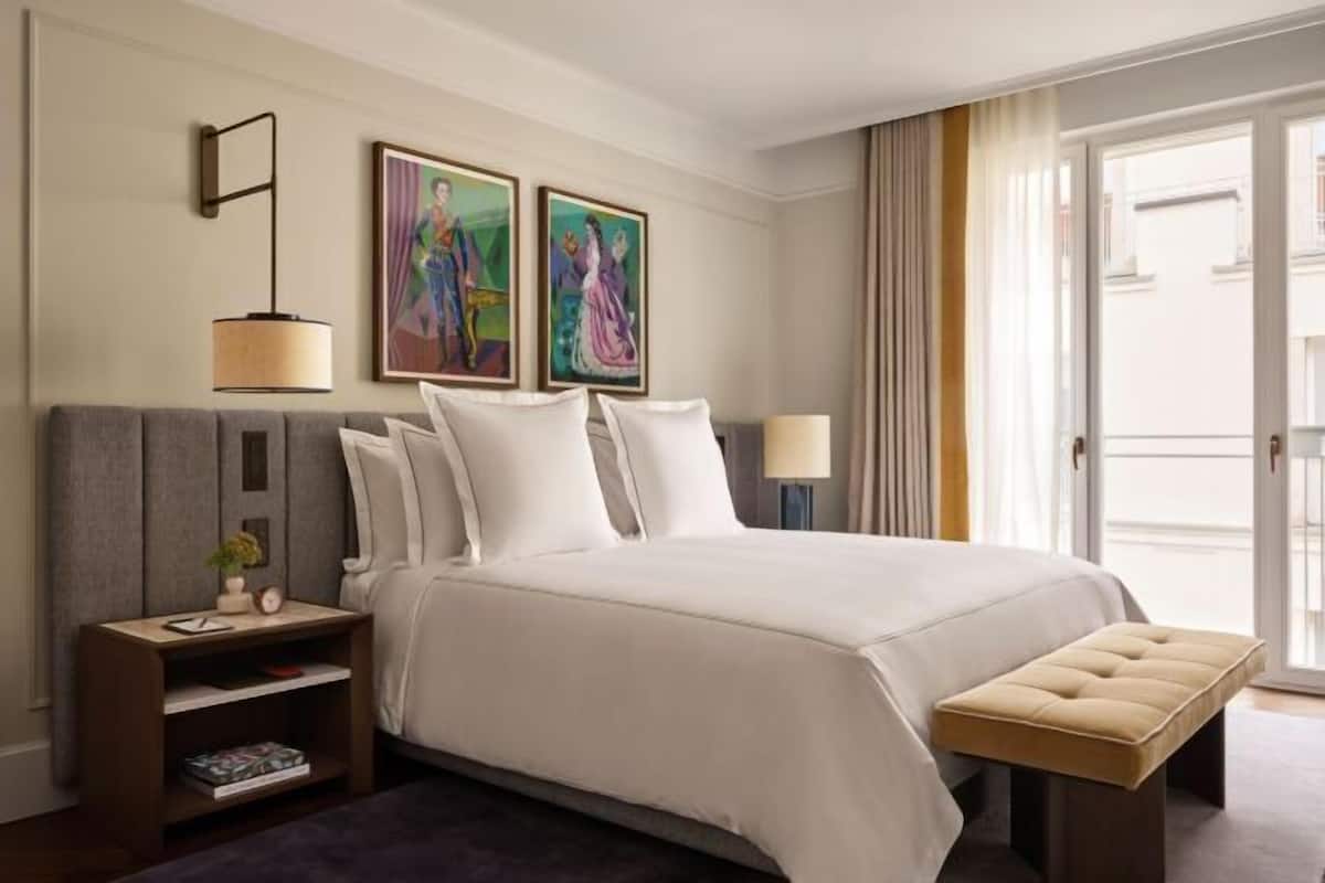1 bedroom, premium bedding, down duvets, minibar