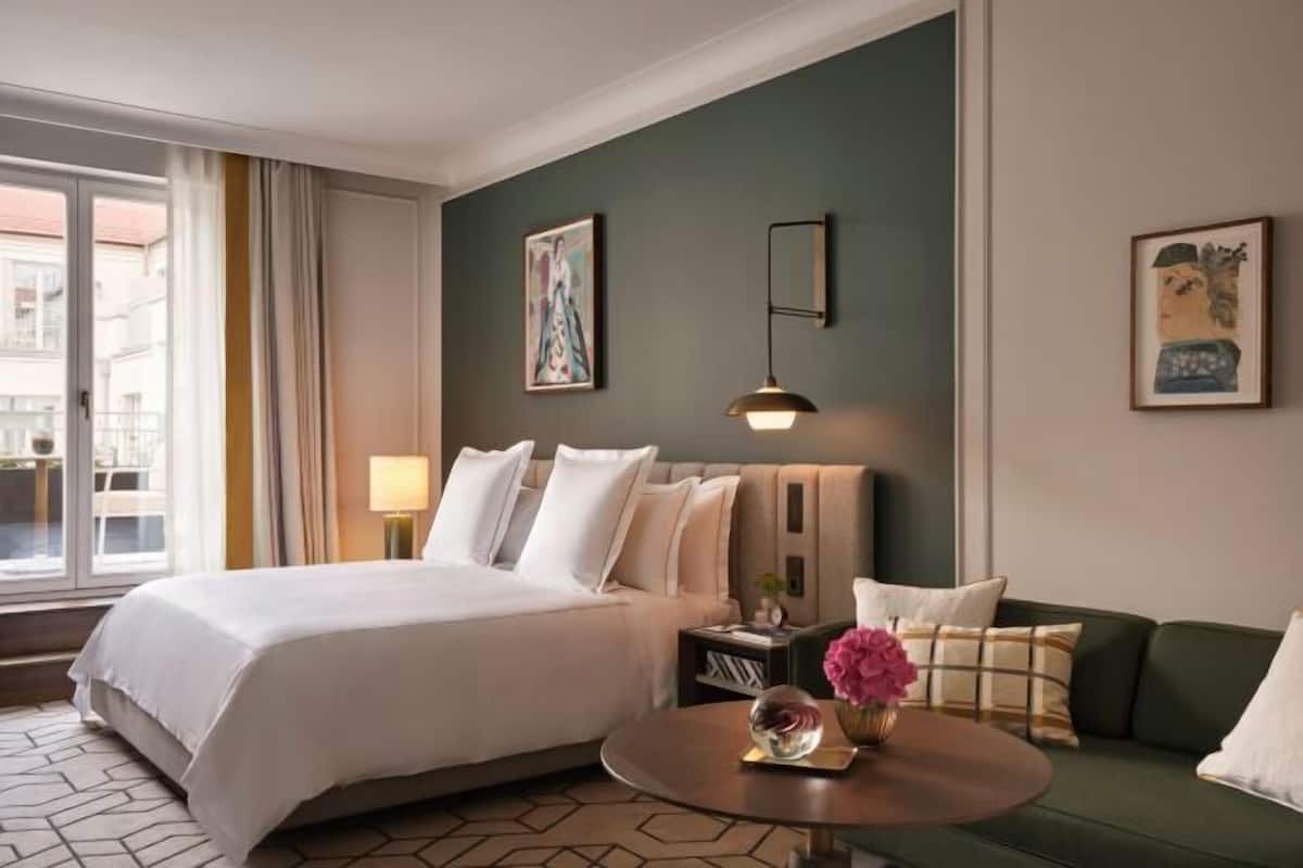 1 bedroom, premium bedding, down duvets, minibar