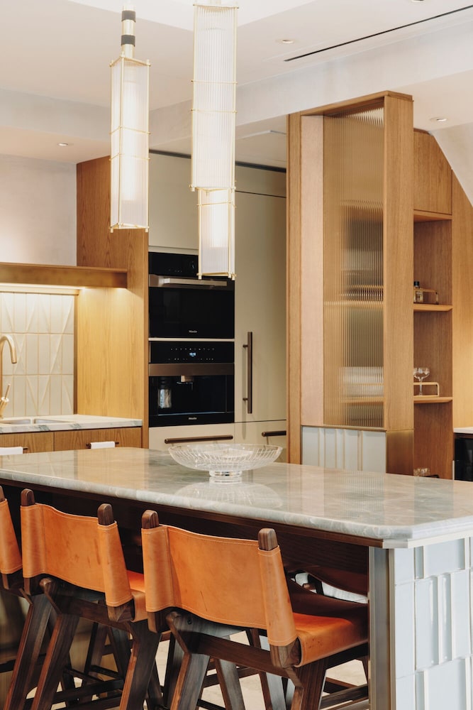 Rosewood Munich by null