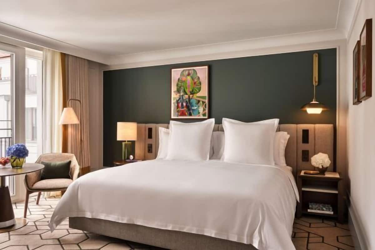 1 bedroom, premium bedding, down duvets, minibar