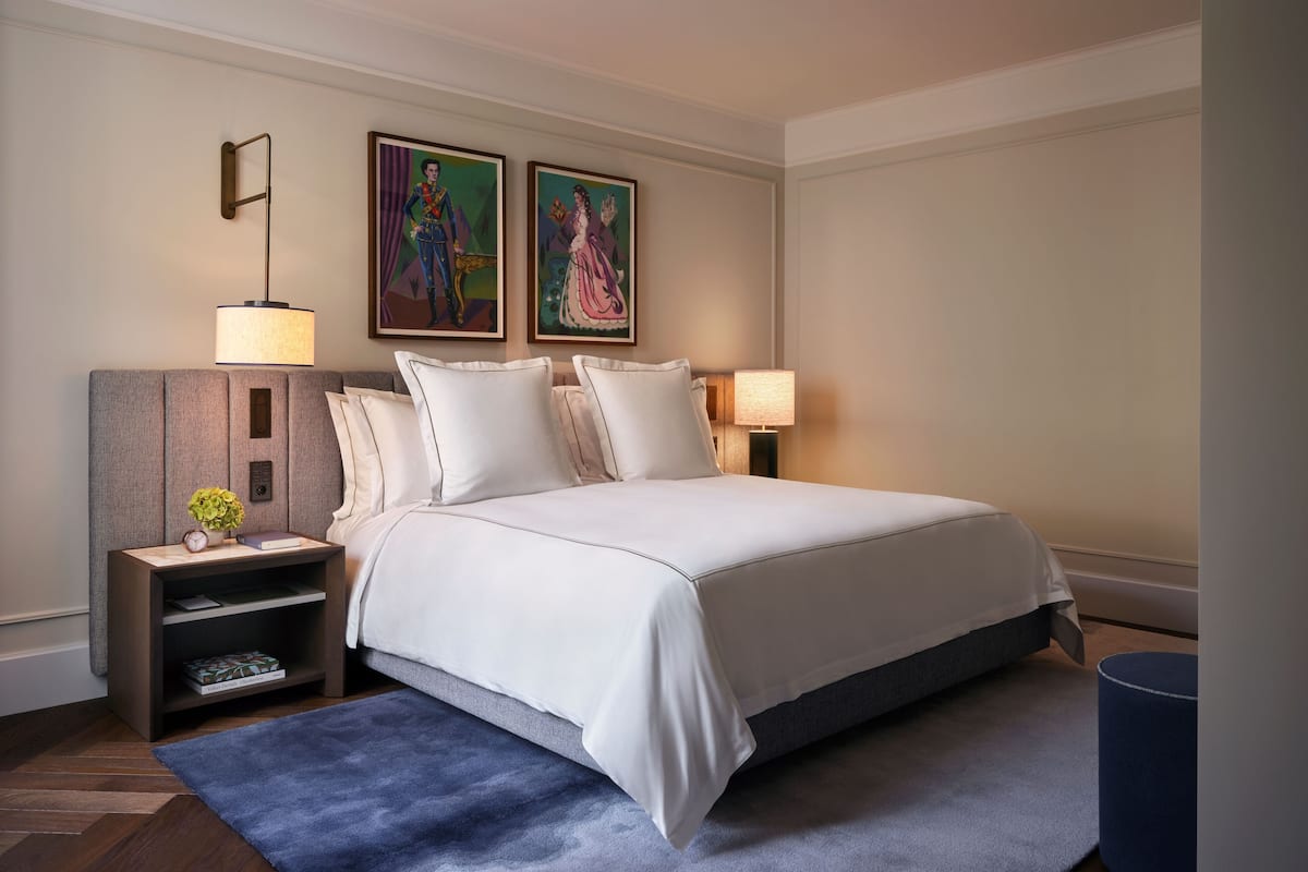 1 bedroom, premium bedding, down duvets, minibar
