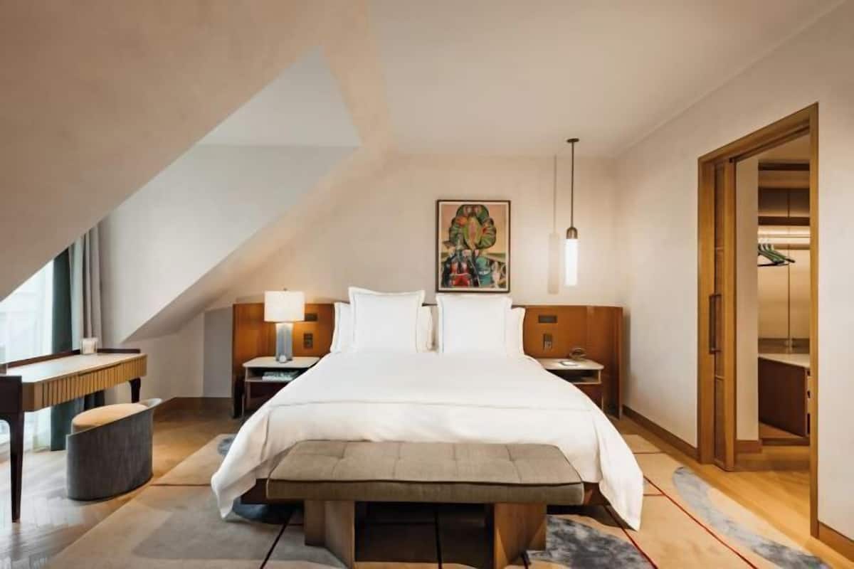 Hochwertige Bettwaren, Daunenbettdecken, Minibar, Zimmersafe