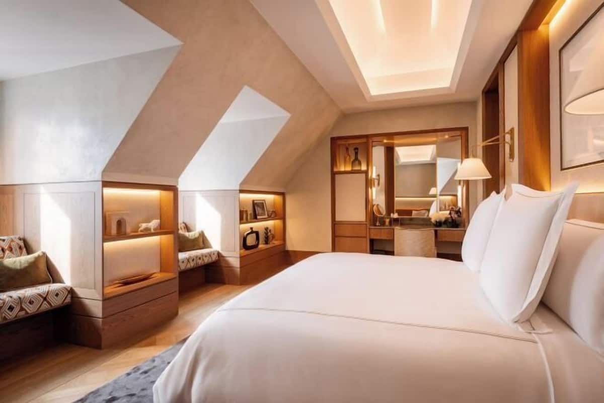 1 bedroom, premium bedding, down duvets, minibar