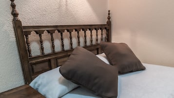 Single Room, Private Bathroom | Free WiFi, bed sheets