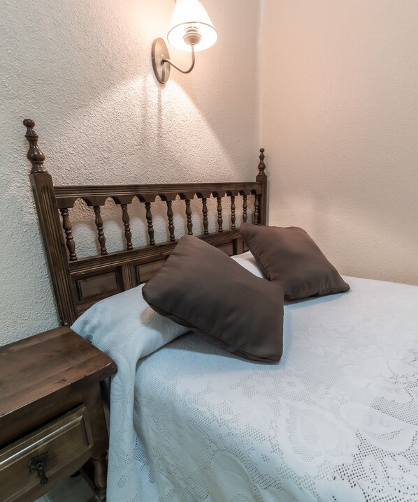 واي فاي مجانًا وملاءات أسرّة