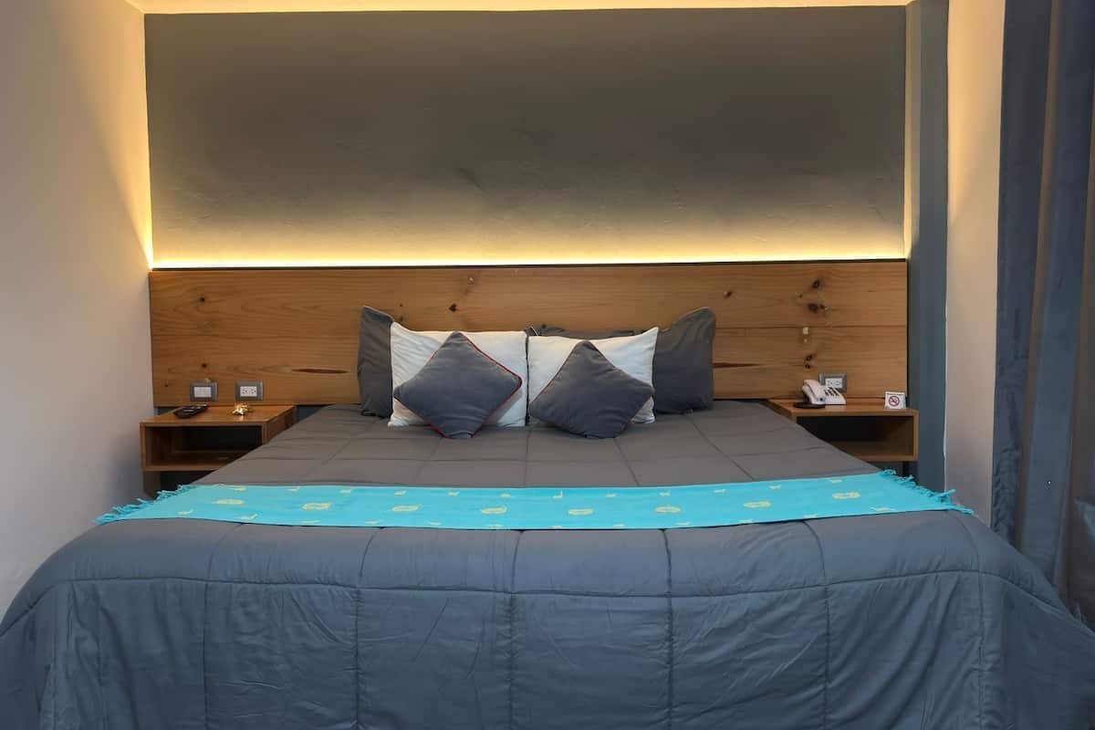 Superior Room | Desk, iron/ironing board, free WiFi, bed sheets