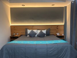 Quarto superior | Escrivaninha, ferros/tábuas de passar roupa, Wi-Fi de cortesia