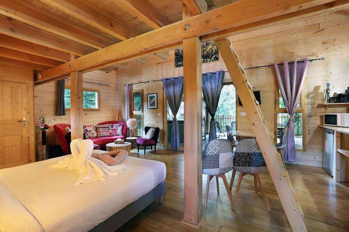 Exclusive Tree House | 1 bedroom, premium bedding, minibar, desk